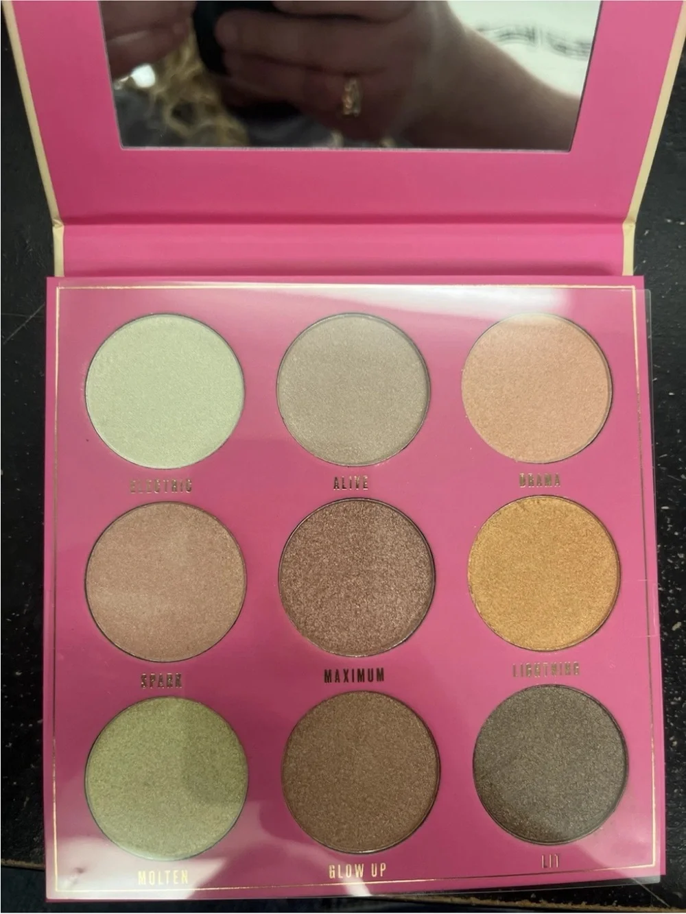 Makeup Revolution So Lit Highlight Palette - Pink to Cream Gradient